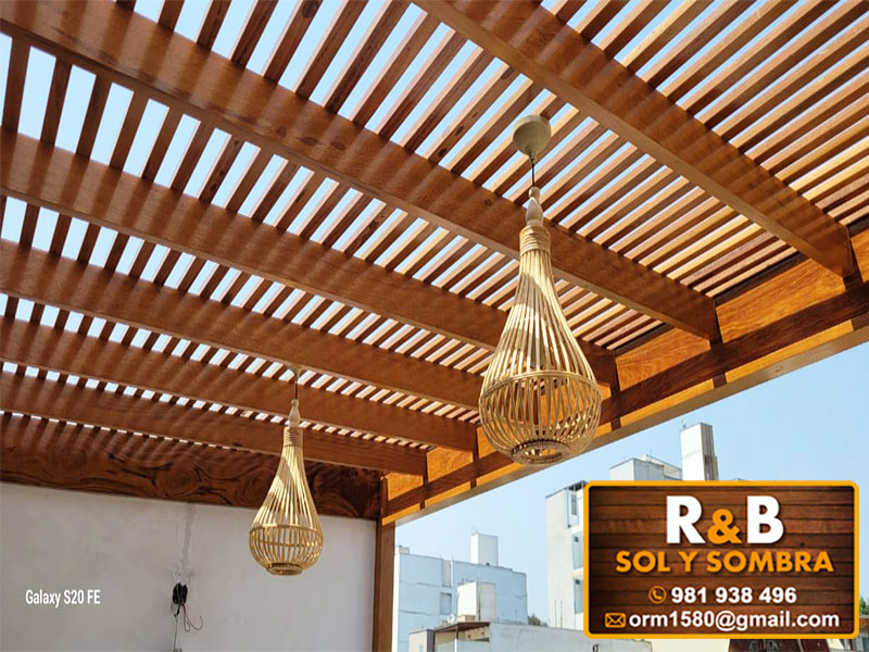 fabricación e instalación de escaleras de madera, techos de madera, techos sol y sombra, techos colgantes