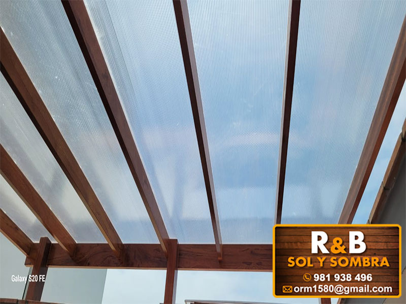 fabricación e instalación de escaleras de madera, techos de madera, techos sol y sombra, techos colgantes