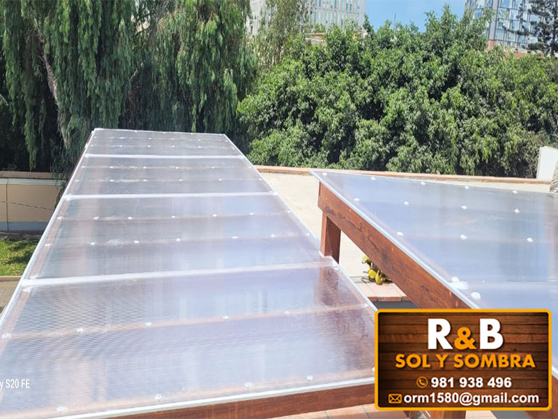 fabricación e instalación de escaleras de madera, techos de madera, techos sol y sombra, techos colgantes